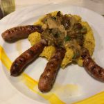 salsicce con polenta e funghi la buca