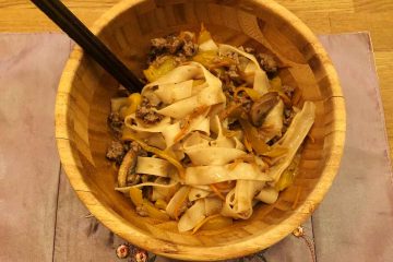 ricetta noodles di riso con carne