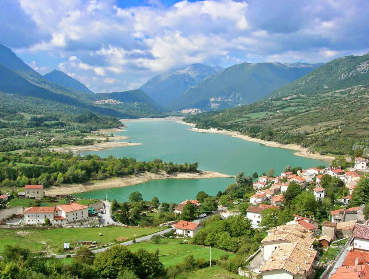 Visitare L Abruzzo Itinerario Di 4 Giorni Tra Borghi E Natura