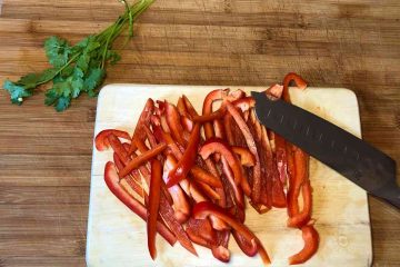 peperoni tagliati per ricetta burritos con verdure